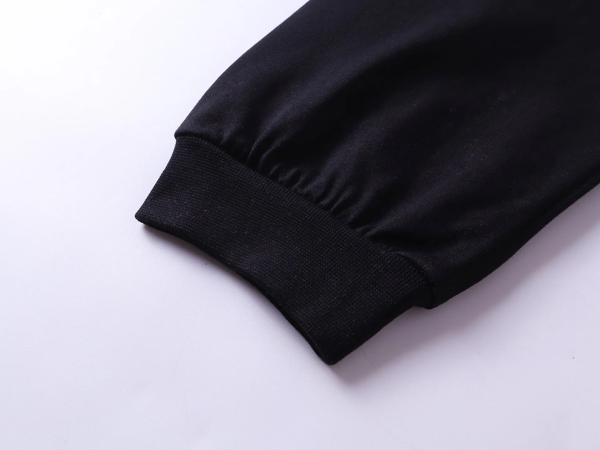 【 . Quality】BALENCI*GA/ .SS 25 New Arrival 3 T 。 。 ， 。 。 . Authentic ， ZP 。 260 ， . ， ， 。 。 ， 。 OS . Same Style ：BL 255089 ： ，Red Size：XS S M L